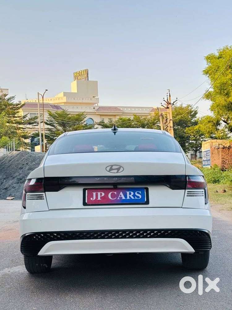 Hyundai Verna 1.5 Sx (o) Ivt, 2023, Petrol