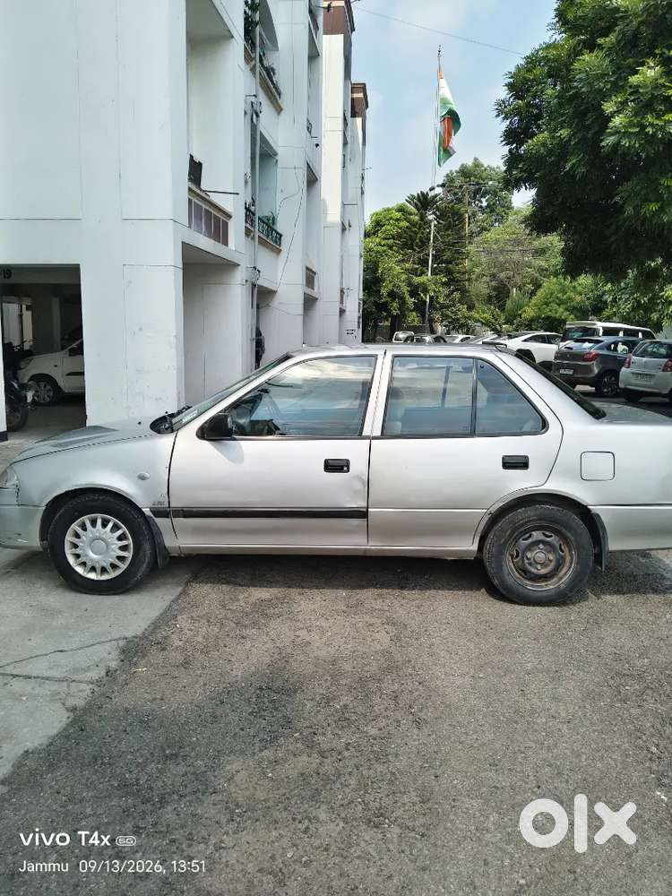 Maruti Suzuki Esteem Lxi 2005