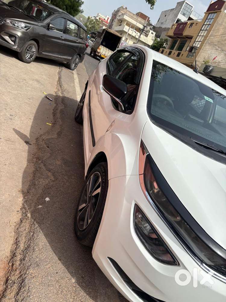 Tata Altroz Xz, 2022, Petrol