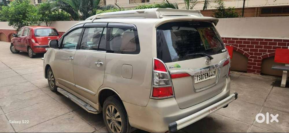 2015 Toyota Innova 2.5v Bs4 Diesel  Well Maintained  Hyderabad  ₹9l