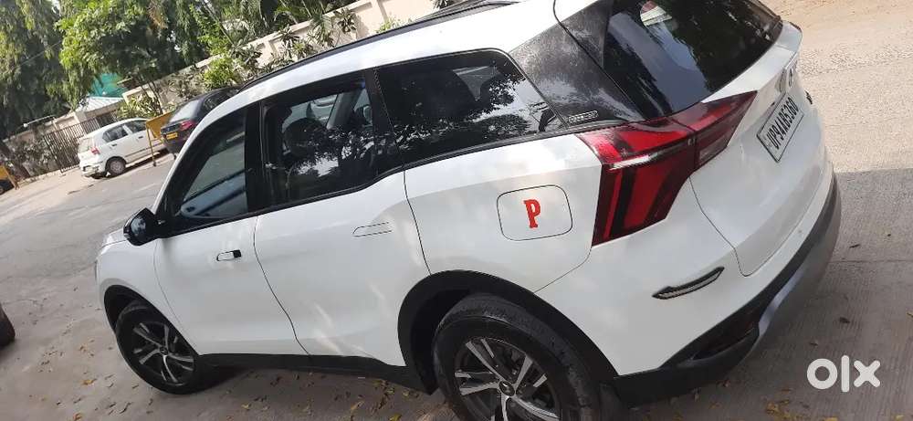 Mahindra Xuv700 2022 Petrol 42000 Km Driven