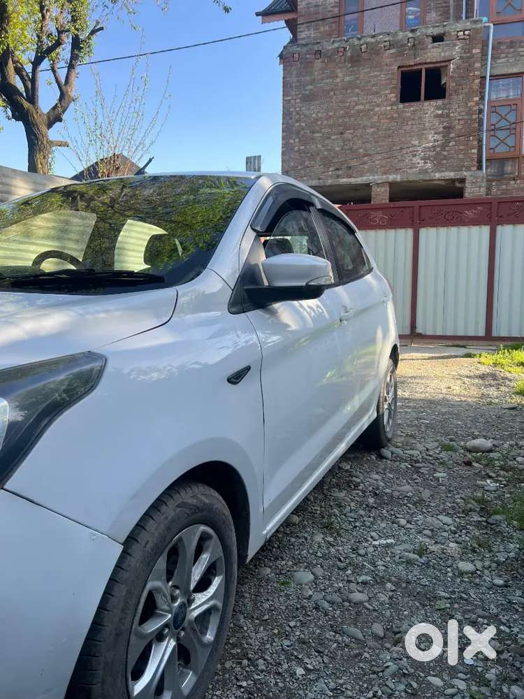 Ford Figo Titanium 2017