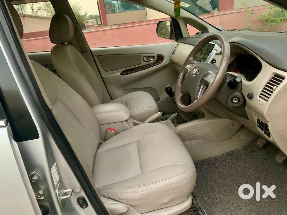 Toyota Innova 2.5 Vx 8 Seater Bs Iv, 2015, Diesel