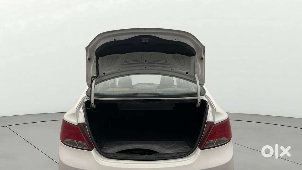Hyundai Verna 1.6 Vtvt Sx, 2016, Petrol