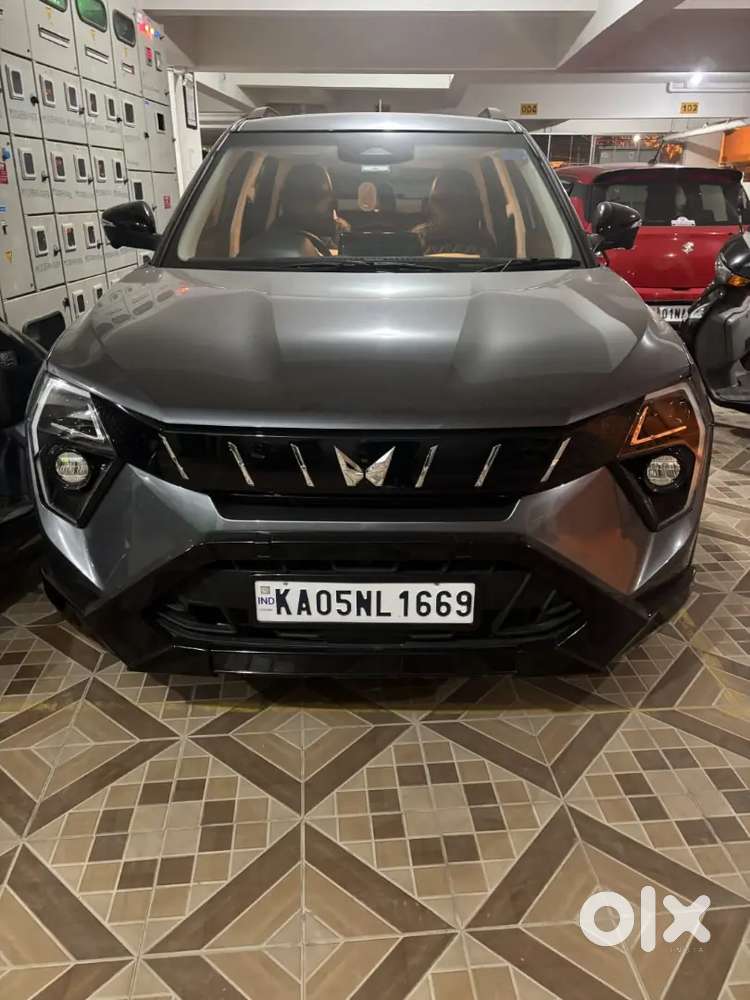Mahindra Xuv 3xo Ax5l Petrol At (luxe Pack)  2024  Zero Issues