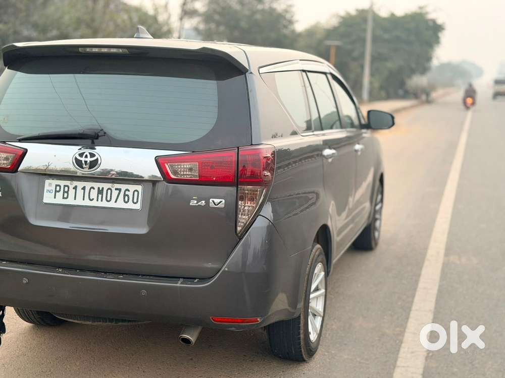 Toyota Innova Crysta 2018