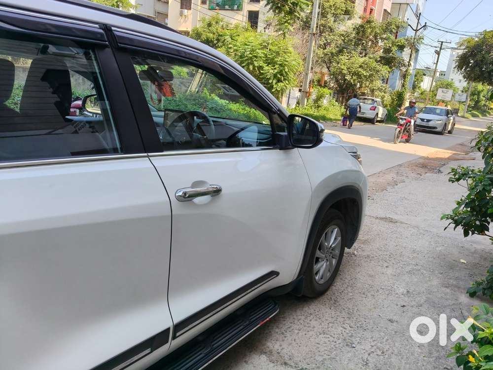 Toyota Innova Hycross 7s Option, 2024, Petrol