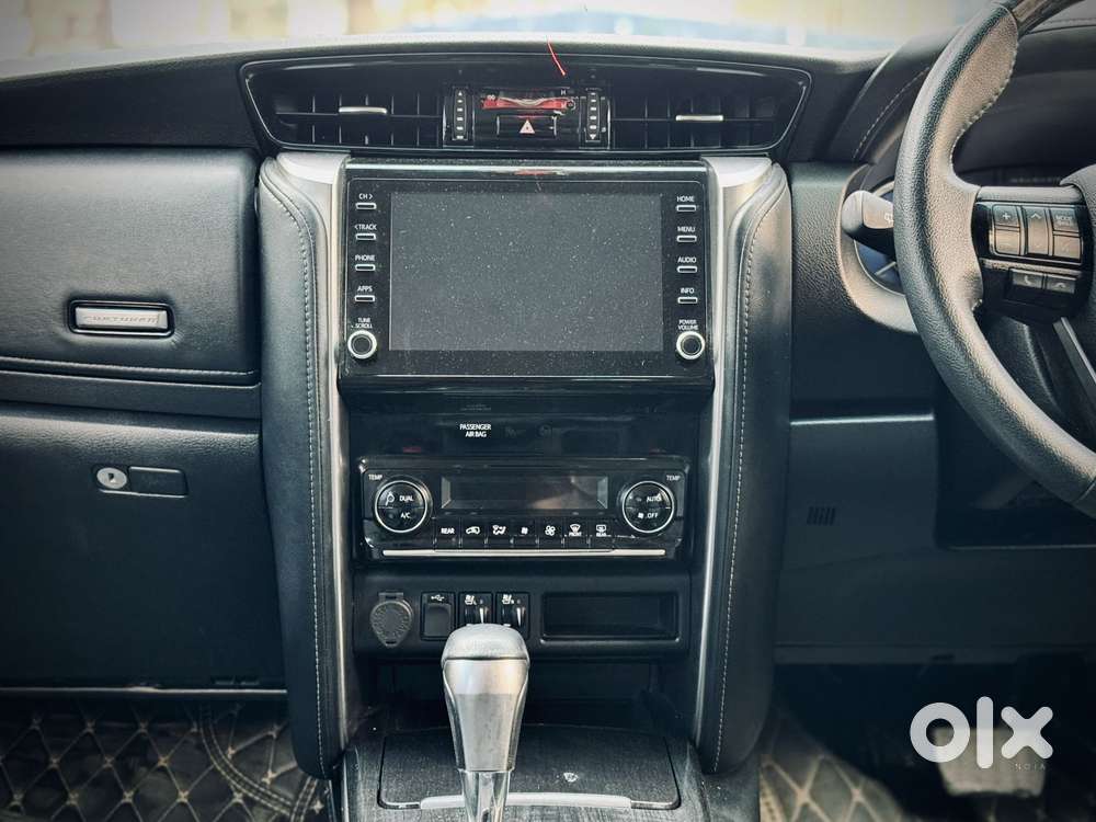 Toyota Fortuner 4x2 At 2.7 Petrol, 2022, Petrol