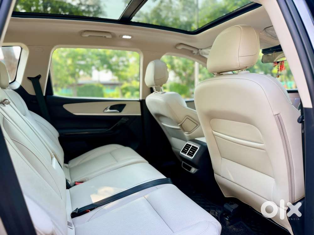 Mahindra Xuv700 Ax7 Awd, 2023, Petrol