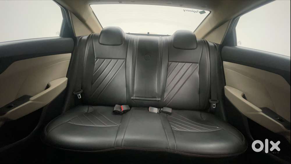 Hyundai Verna 1.5 Sx Vtvt Ivt, 2022, Petrol