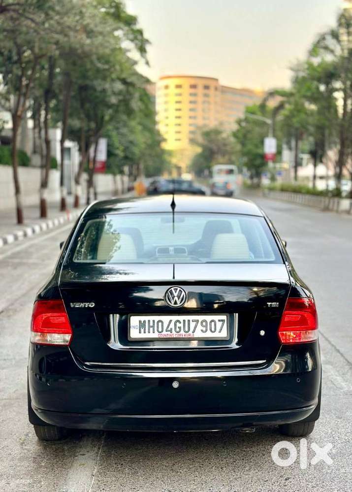 Volkswagen Vento 1.5 Highline Plus At 16 Alloy, 2015, Petrol