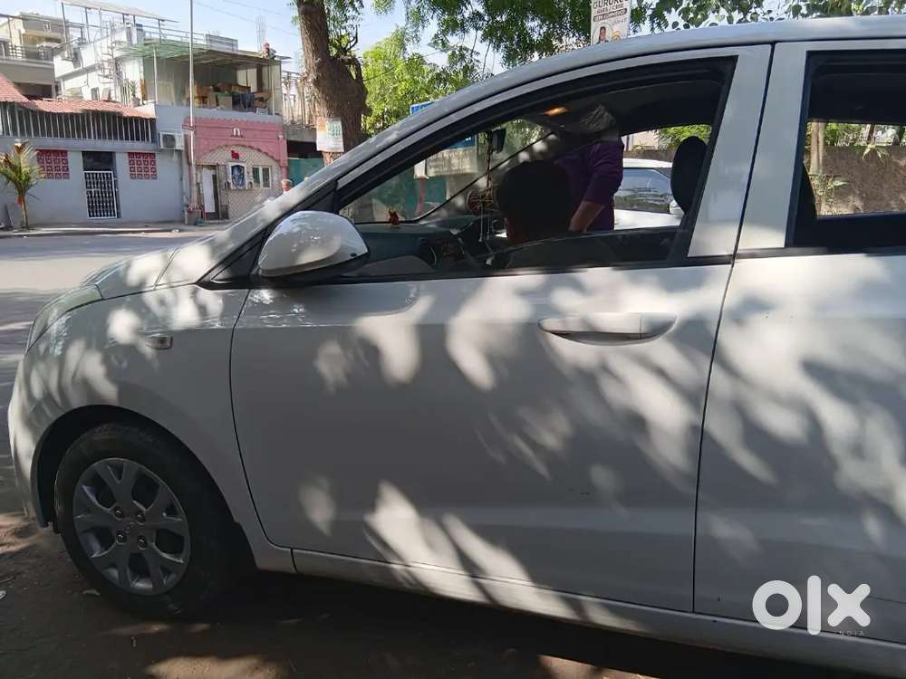 Hyundai Grand I10 2016 Petrol 21668 Km Driven