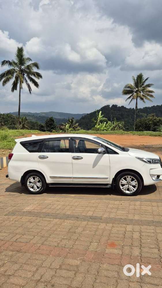 Toyota Innova Crysta 2.4 Z 7 Str, 2016, Diesel