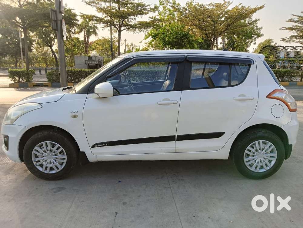 Maruti Suzuki Swift Lxi Optional-o, 2016, Petrol
