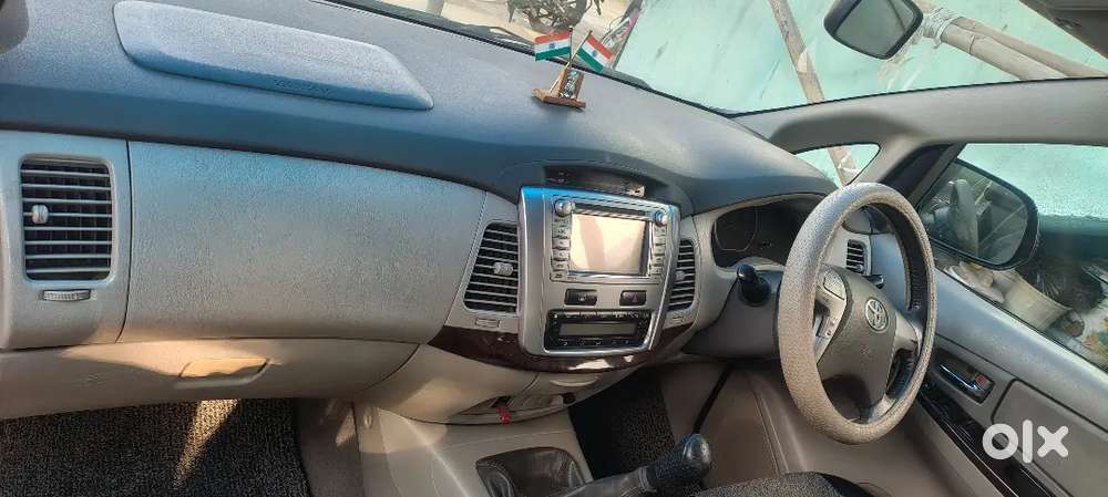 Toyota Innova 2.5 V 2012