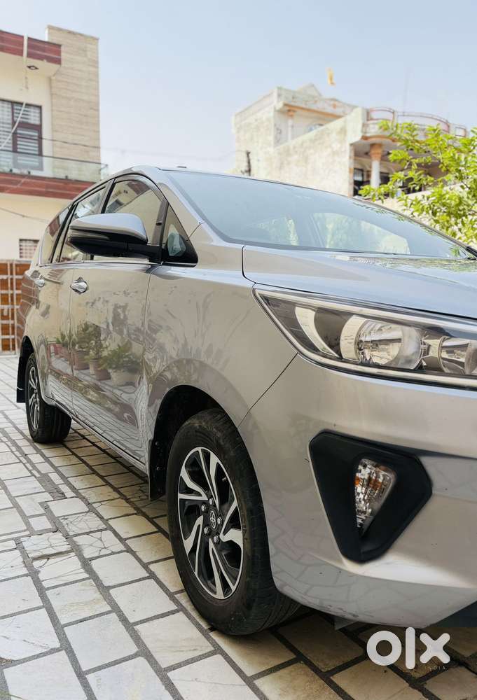 Toyota Innova Crysta 2.4 G Mt 7 Str, 2022, Diesel