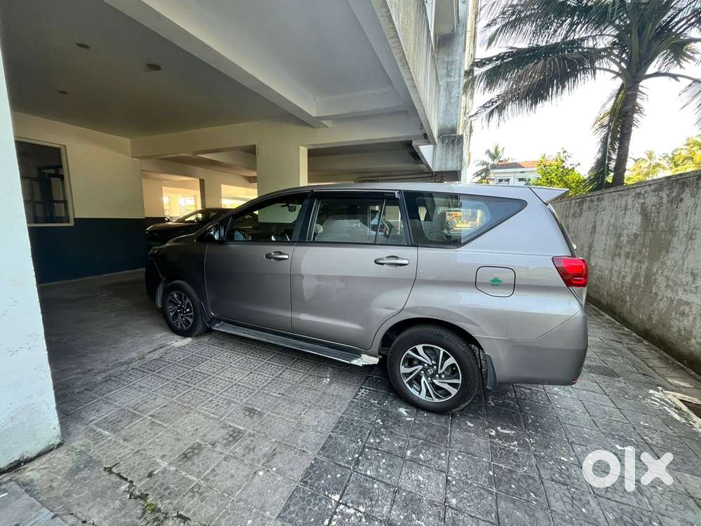 Toyota Innova Crysta 2022 Diesel 42000 Km Driven