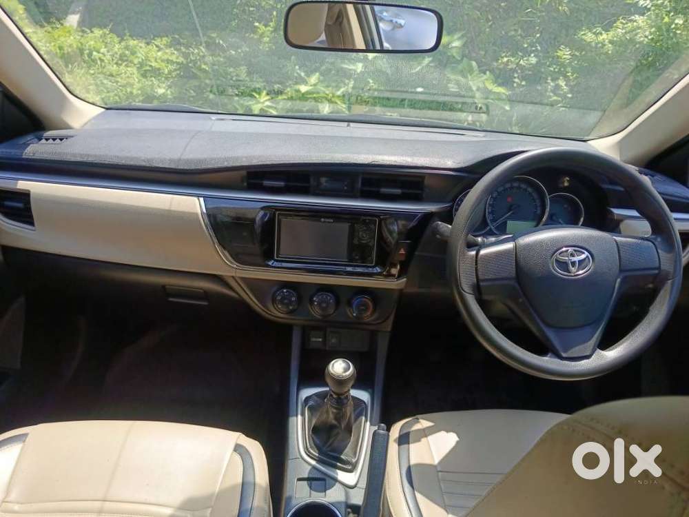 Toyota Corolla Altis 1.8 J, 2015, Petrol