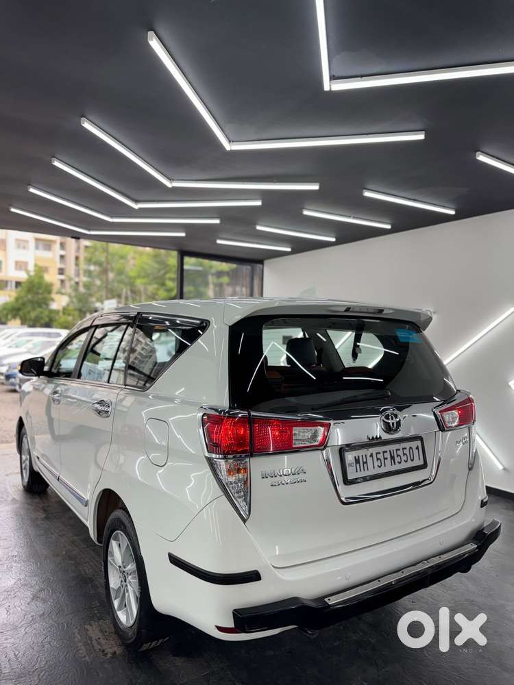 Toyota Innova Crysta 2.4 V, 2016, Diesel