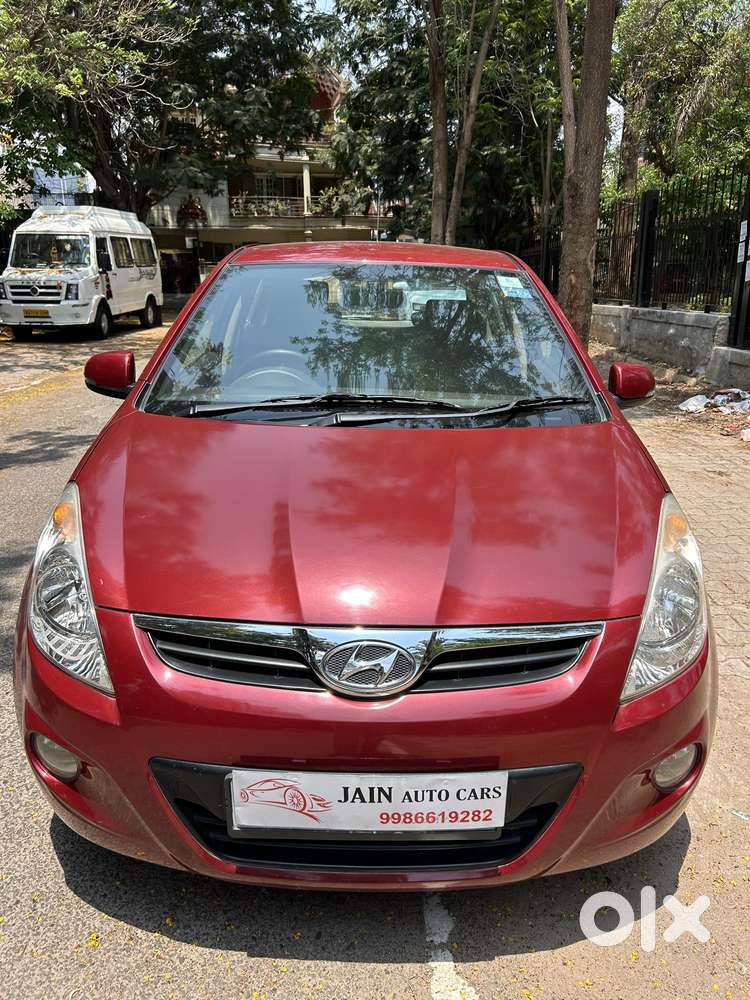 Hyundai I20 2009-2011 Asta, 2011, Petrol