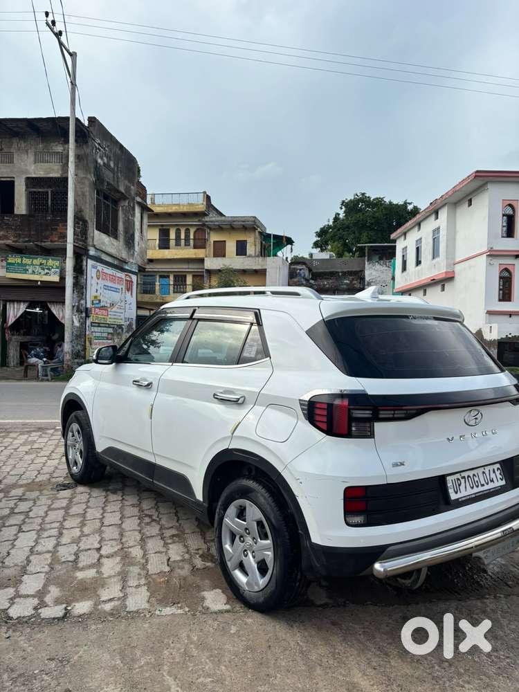 Hyundai Venue, 2023, Petrol