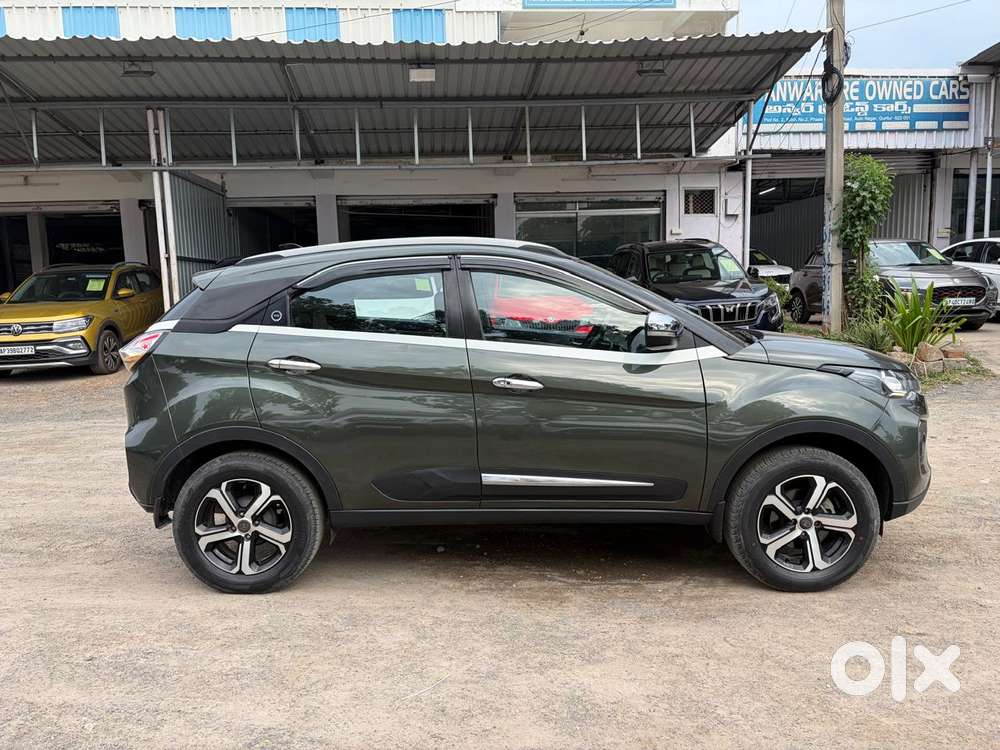 Tata Nexon Xz Plus (hs), 2023, Petrol