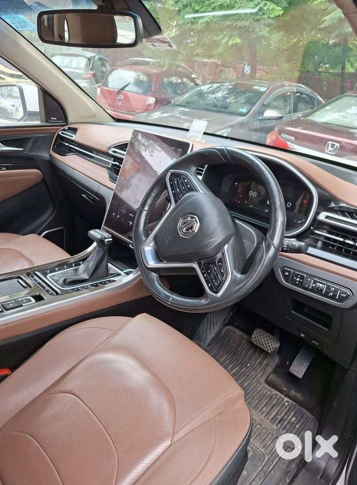 Mg Hector Plus Sharp Pro 1.5 Turbo Petrol Cvt 6 Str Dual Tone, 2023,..