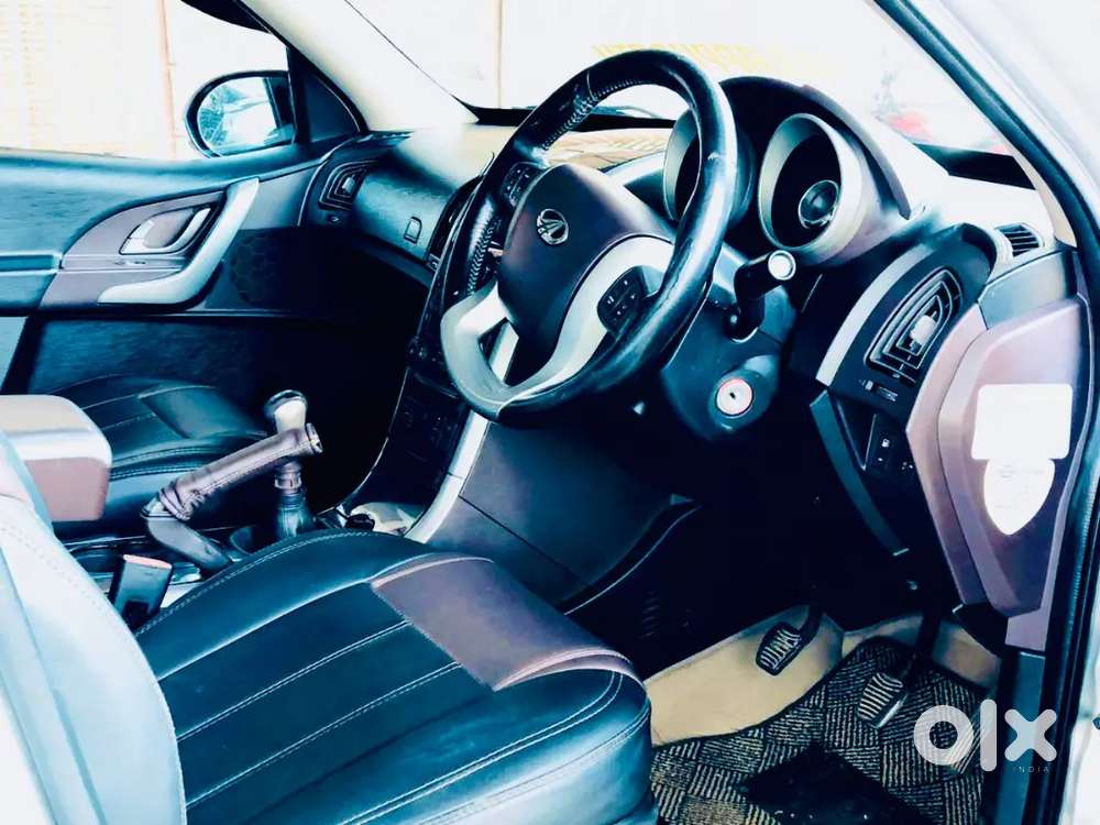 Family Used Xuv 500 W8