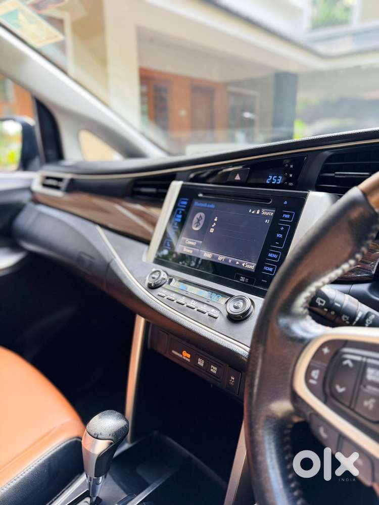 Toyota Innova Crysta 2016