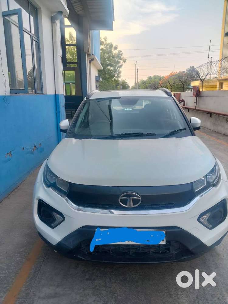 Manual Transmission Nexon With Sunroof