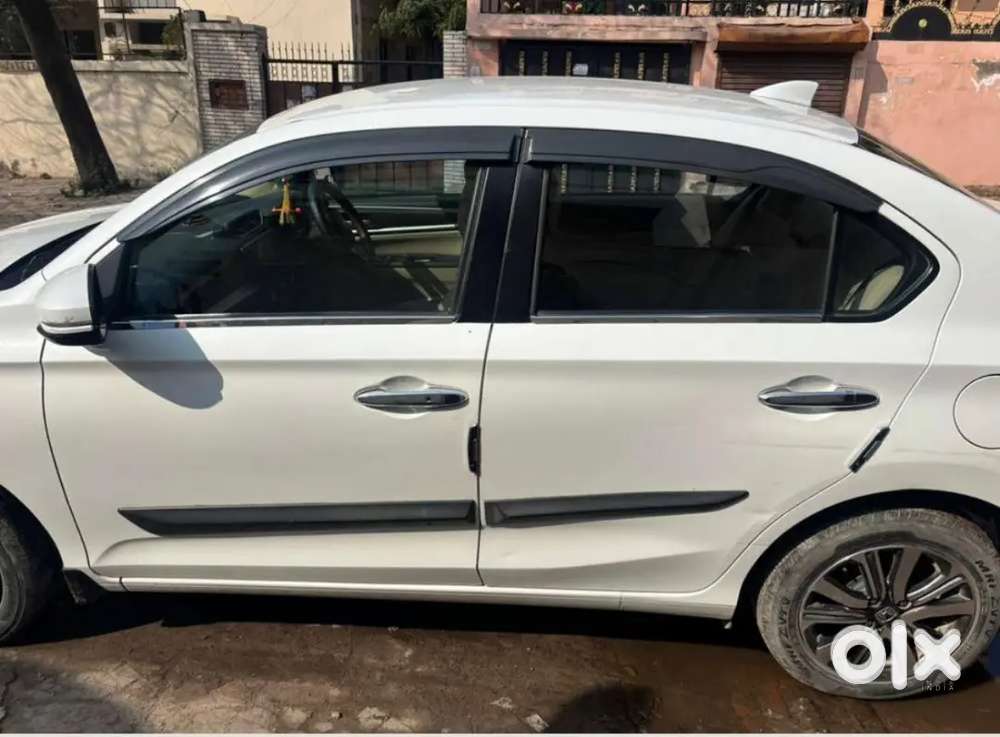 Honda Amaze 2022 Petrol 32054 Km Driven