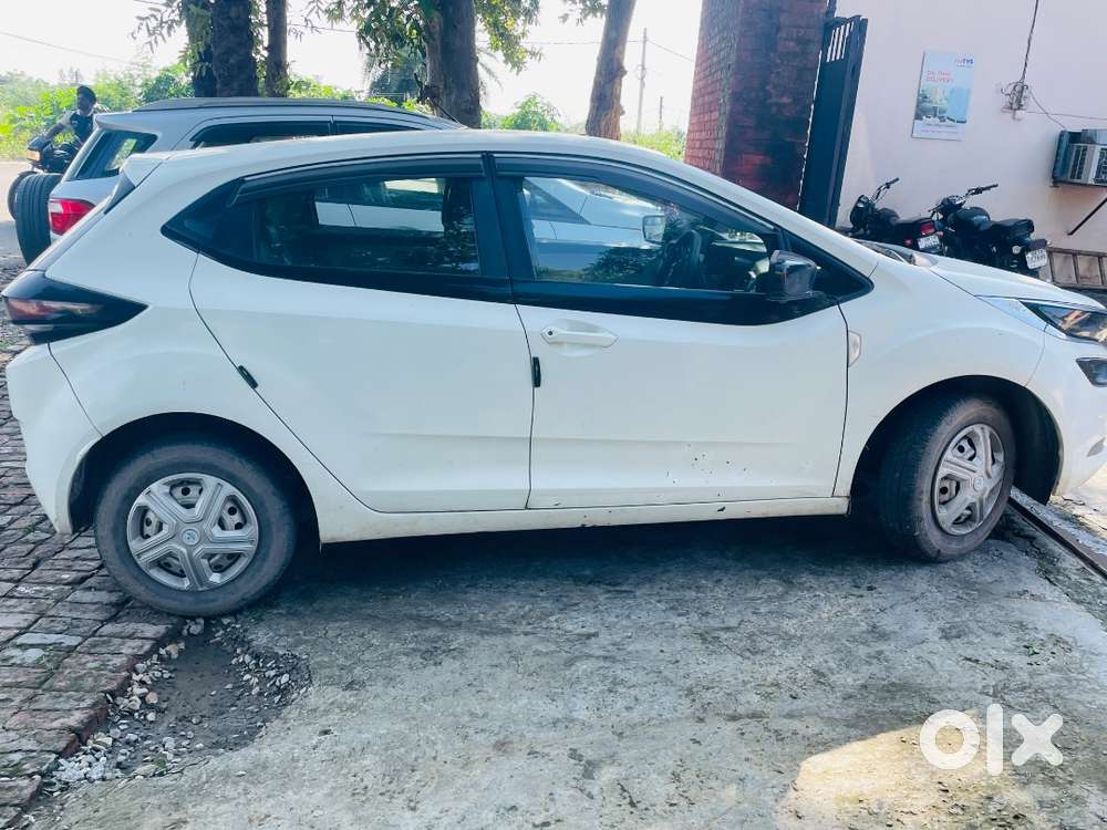 Tata Altroz Petrol 2022