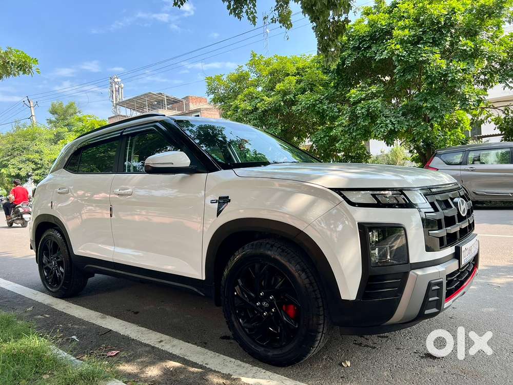 Additional ₹2,31,000 Accessorie Installed With Hyundai Oriantal Alloy