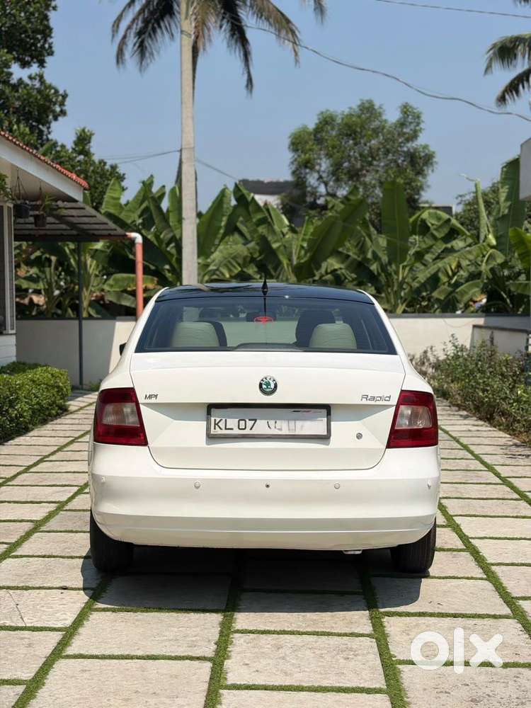 Skoda Rapid 1.6 Mpi Ambition, 2012, Petrol