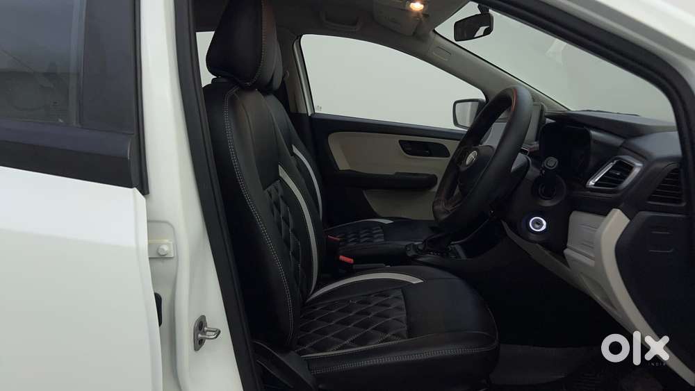 Tata Altroz 1.2 Xma Plus, 2025, Petrol
