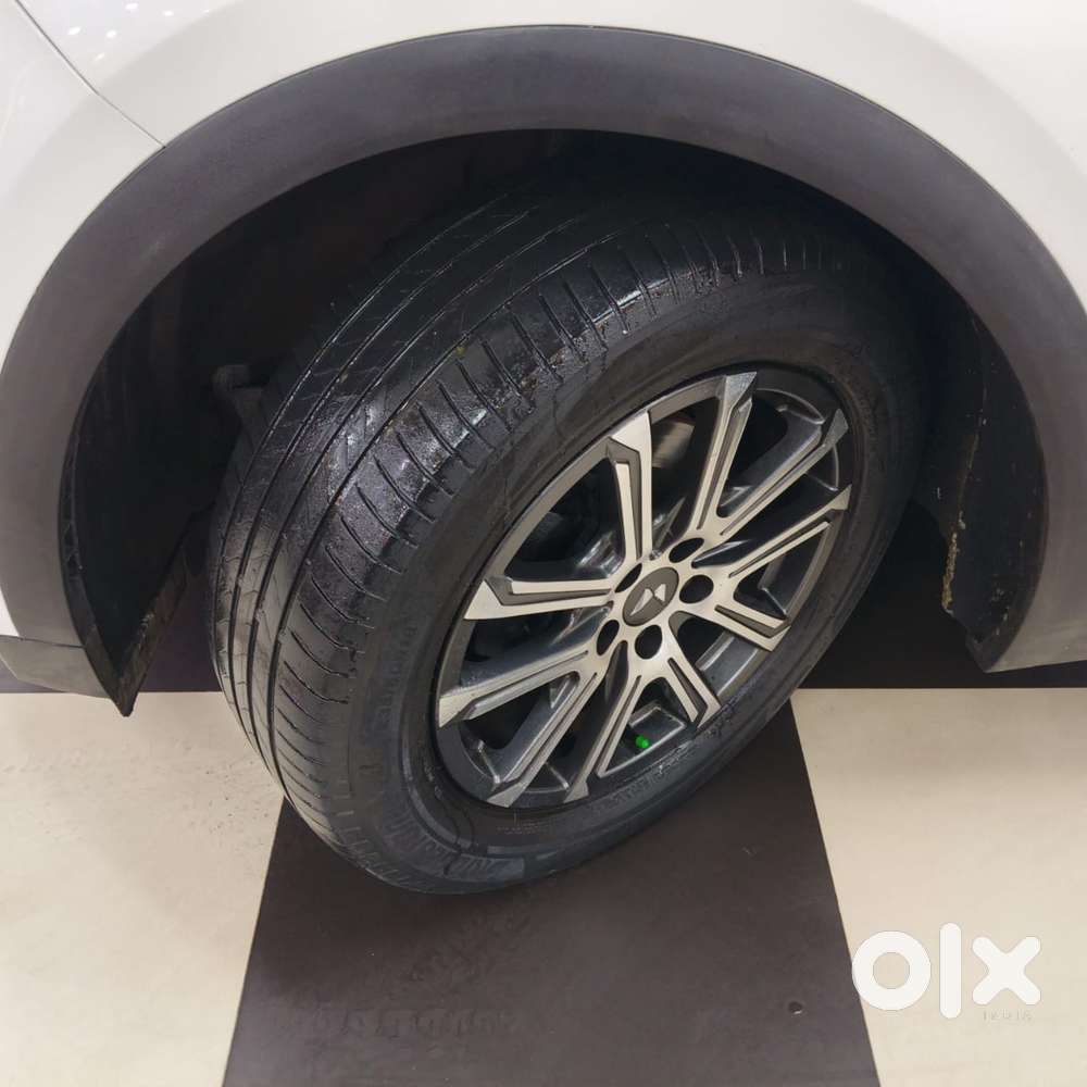 Mahindra Xuv700 2.0 Ax 7 Petrol At Str, 2022, Petrol