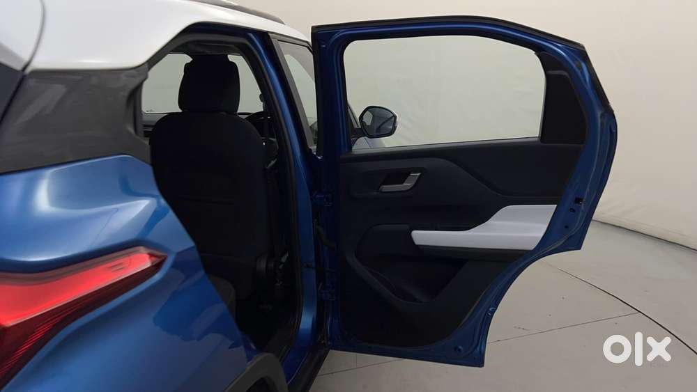Tata Punch Creative Dual Tone Amt Sunroof, 2023, Petrol