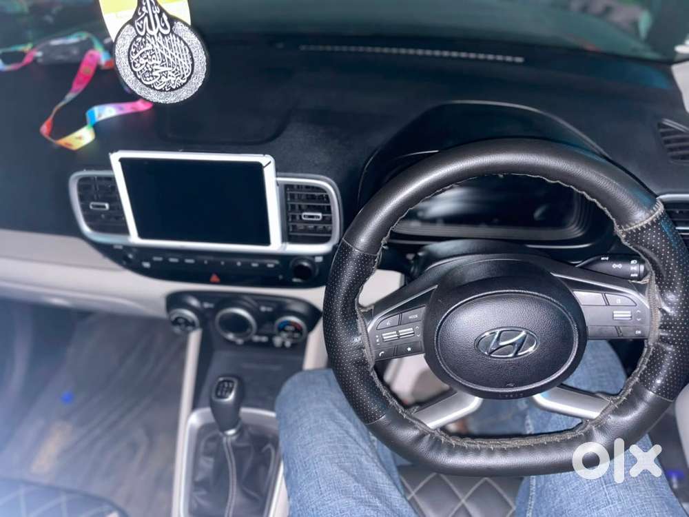 Hyundai Venu Sx Car