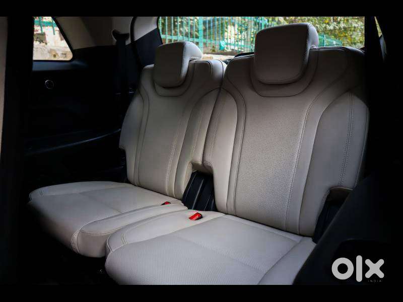 Mahindra Xuv700 2.0 Ax 7 Petrol At Str, 2022, Petrol