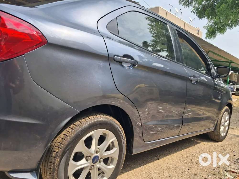 Ford Figo Aspire Titanium Petrol