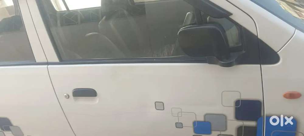 Maruti Suzuki Wagon R 1.0 2015.music System.back Camera.new Tyre.child