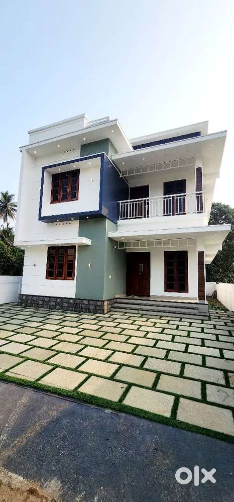 New Posh 3 bhk, 4 Cent of land, Edapally - For Sale: Houses