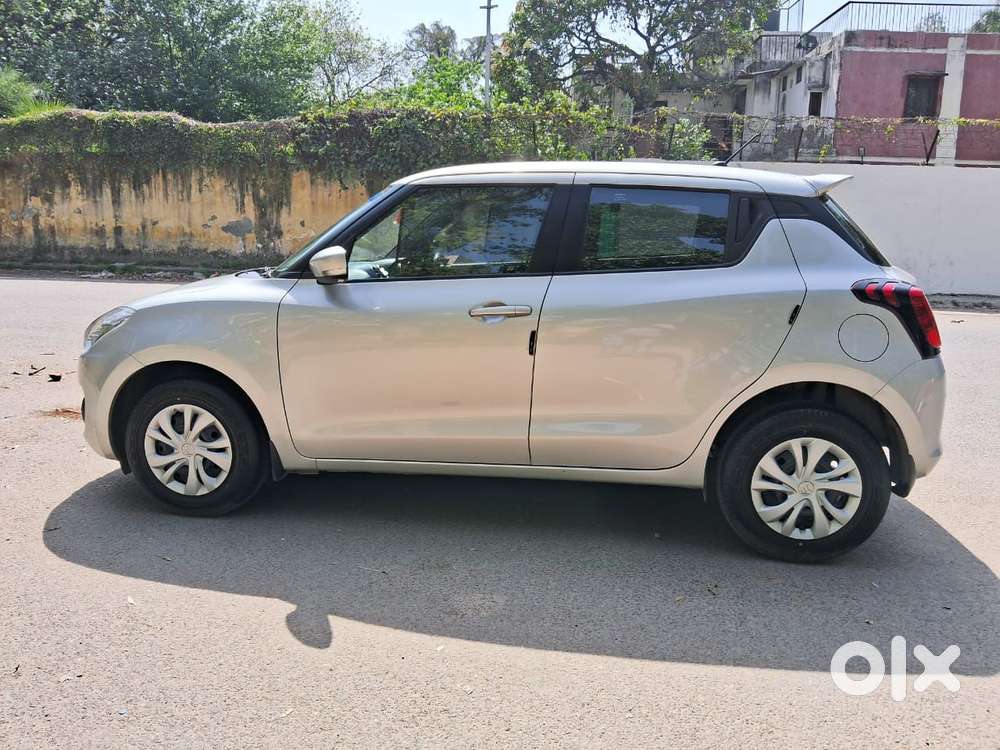 Maruti Suzuki Swift Vxi + Manual, 2023, Petrol