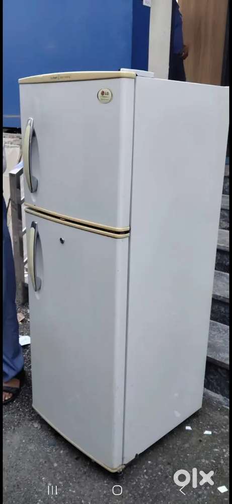LG REFRIGERATOR DOUBLE DOOR 240litre