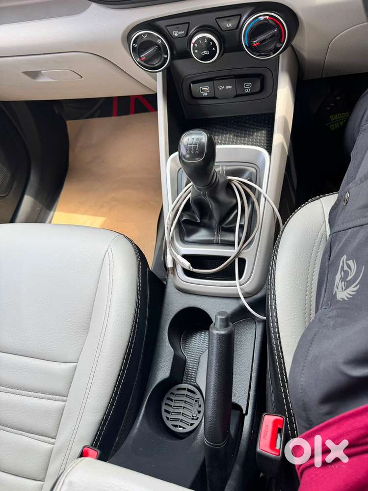 Hyundai Venue Petrol 2024