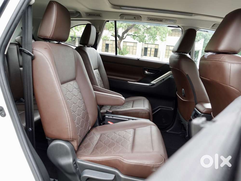 Toyota Innova Hycross 2.0 Zx Hybrid 7 Str, 2023, Petrol