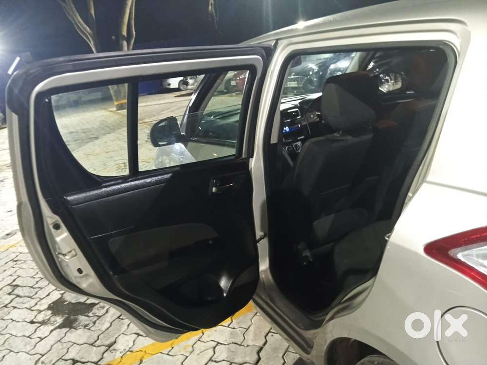 Maruti Suzuki Swift Vvt Vxi, 2012, Petrol