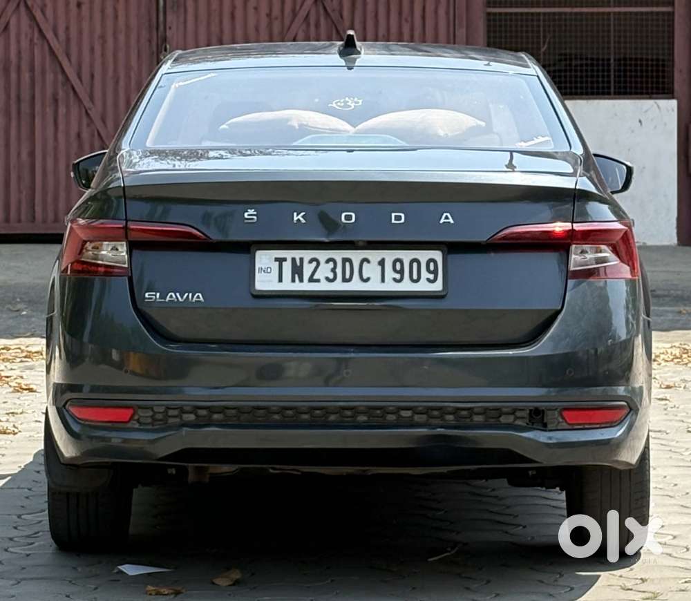 Skoda Slavia Ambition 1.0l Tsi At, 2022, Petrol