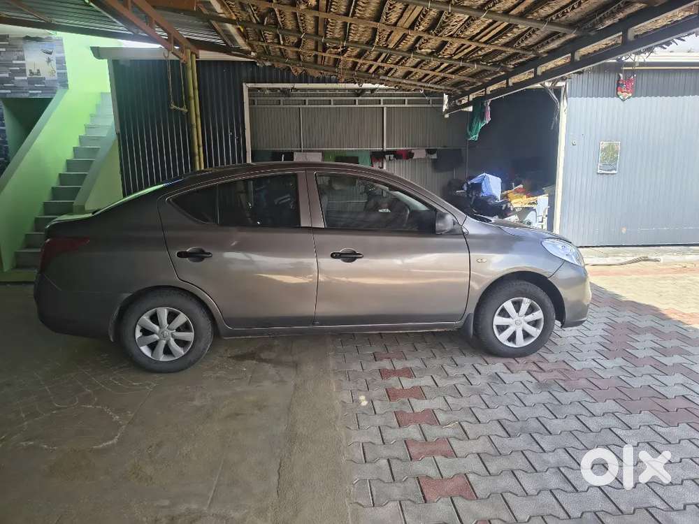 Nissan Sunny 2011 Petrol