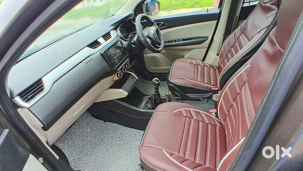 Renault Triber Rxz, 2022, Petrol